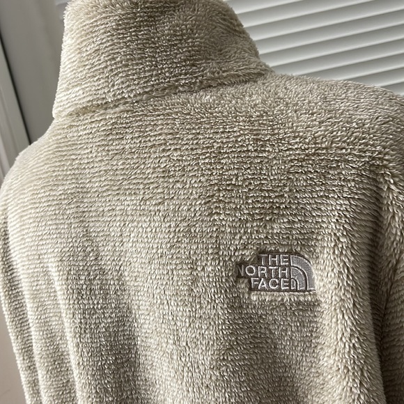 The North Face Plus Osito Flax (2X) or Gardenia White (3X) Front Zip Jacket - Picture 7 of 12